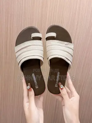 ውብ የሆኑ የሴቶች ጫማዎች