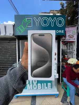 Photo - New Apple iPhone 15 Pro Max 256 GB Gray