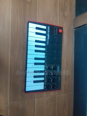 Photo - Akai MPK Mini Studio Keyboard