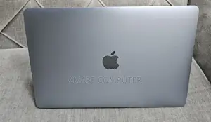 Photo - New Laptop Apple MacBook Pro 2017 16GB Intel Core I5 SSD 256GB