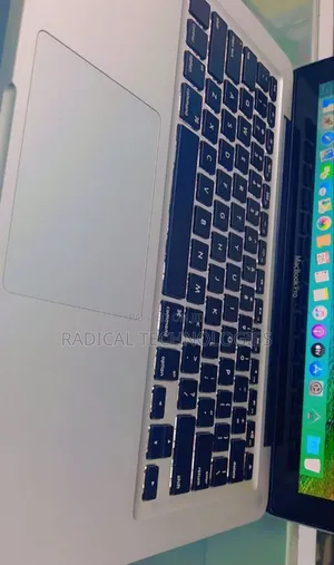 New Laptop Apple MacBook 2012 4GB Intel Core I5 HDD 500GB