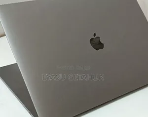 Photo - New Laptop Apple MacBook Pro 2017 16GB Intel Core I7 SSD 512GB