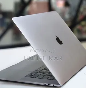 New Laptop Apple MacBook Pro 2016 16GB Intel Core I7 SSD 256GB