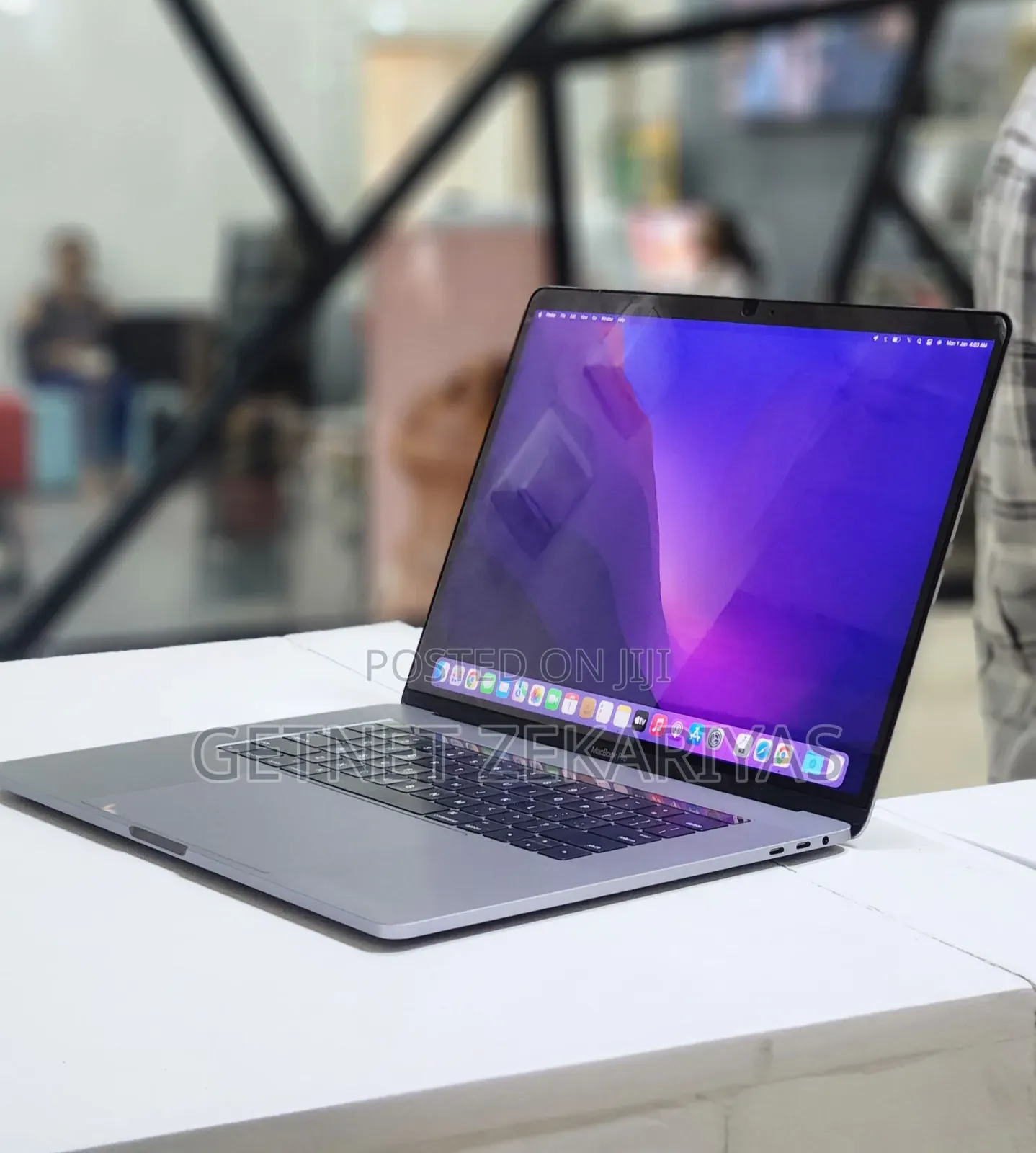 New Laptop Apple MacBook Pro 2016 16GB Intel Core I7 SSD 256GB