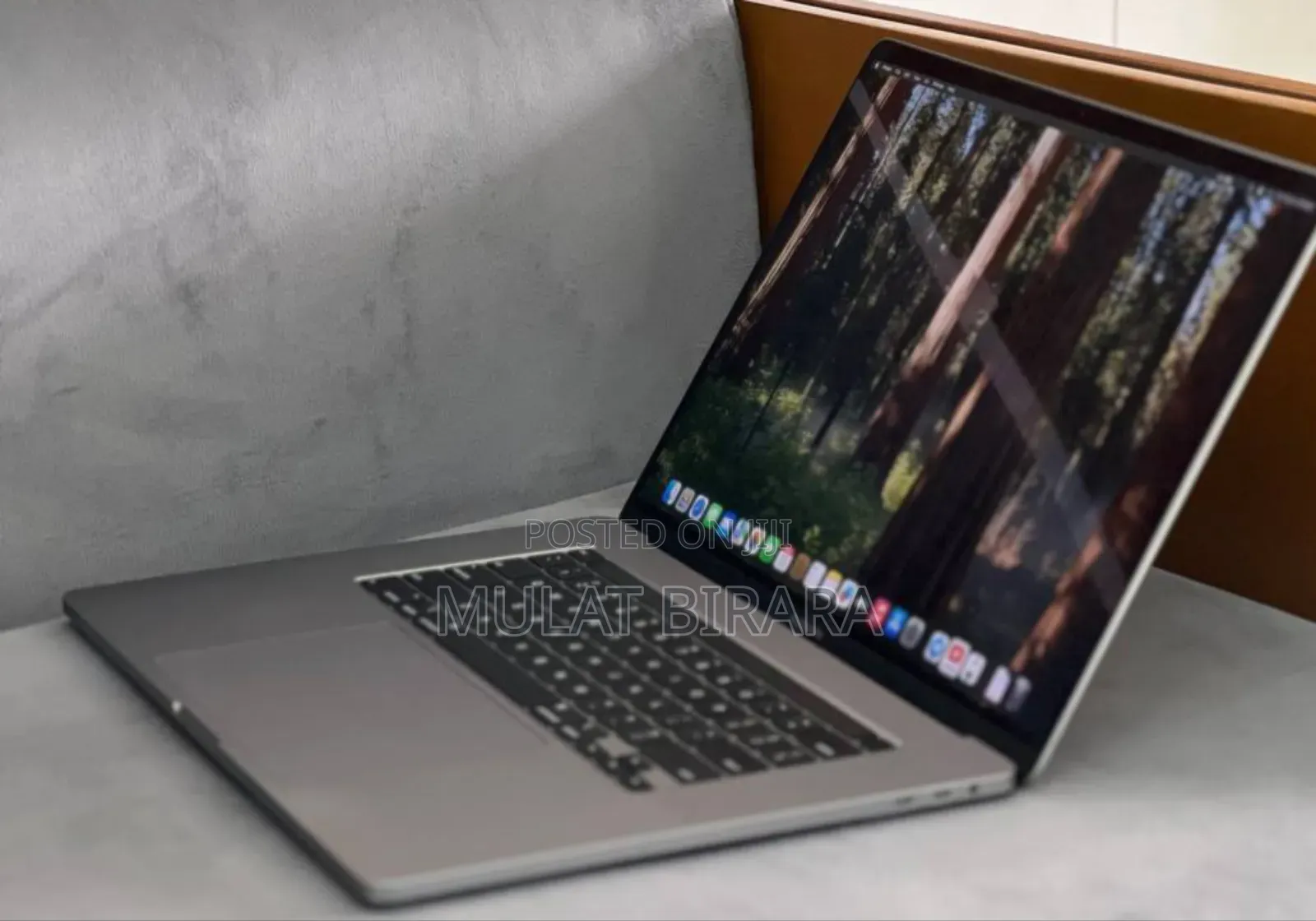 New Laptop Apple MacBook Pro 2019 16GB Intel Core I7 SSD 512GB