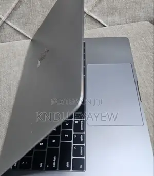 New Laptop Apple MacBook Pro 2017 16GB Intel Core I5 SSD 256GB