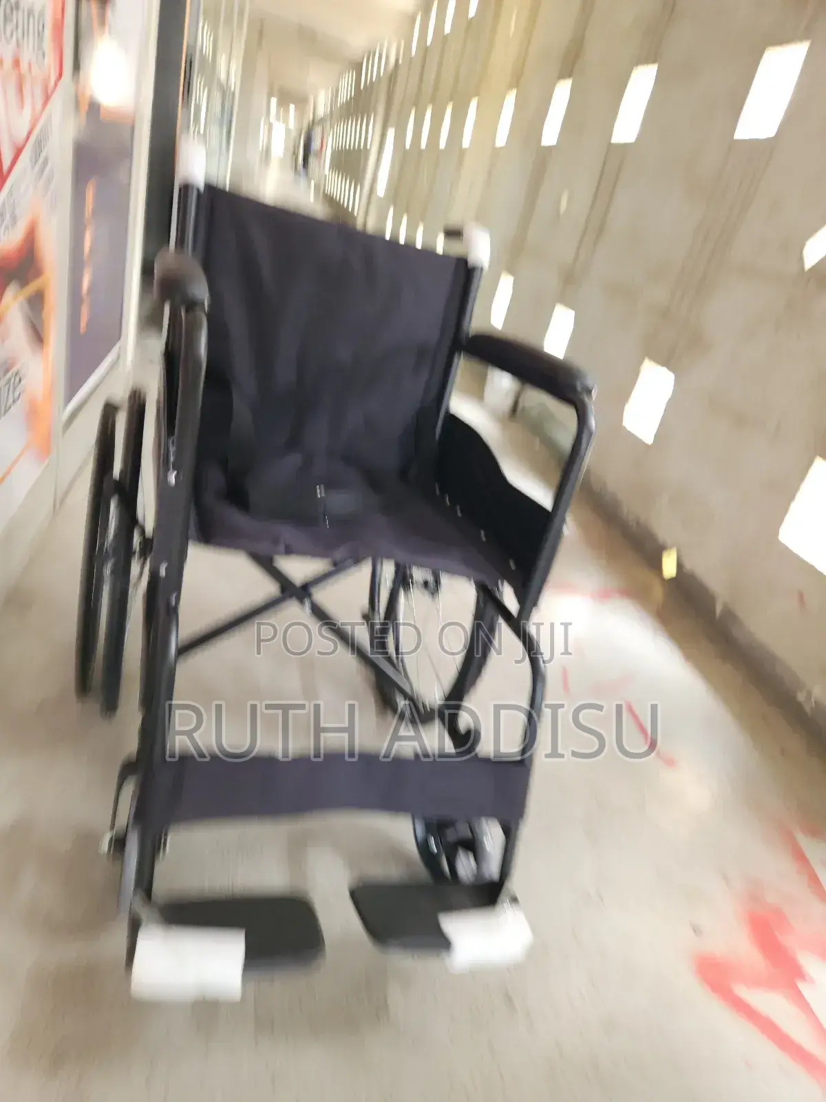 Easy-Fold Wheelchair With Soft Seat and Large Rear Wheels