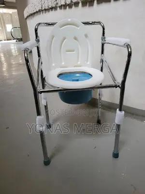 Photo - Person -Slip Hands Bathroom Shower沉٨toilet Chair0ىpot Chair