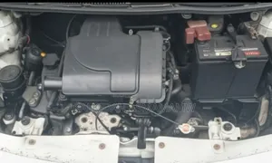 Toyota Yaris 2010 White