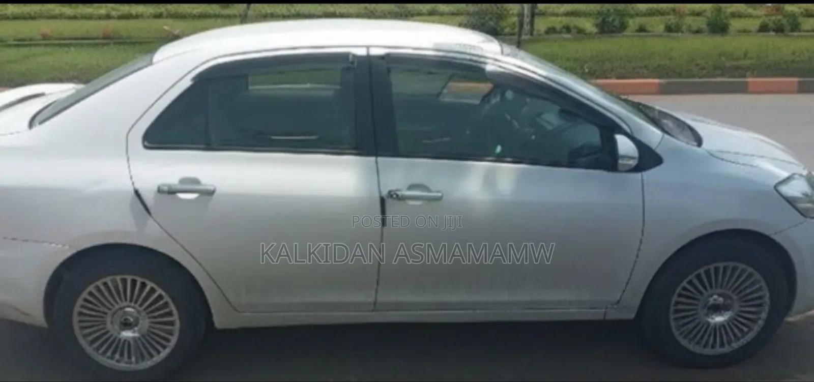 Toyota Yaris 2010 White