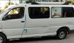 Photo - Toyota HiAce 2000 White