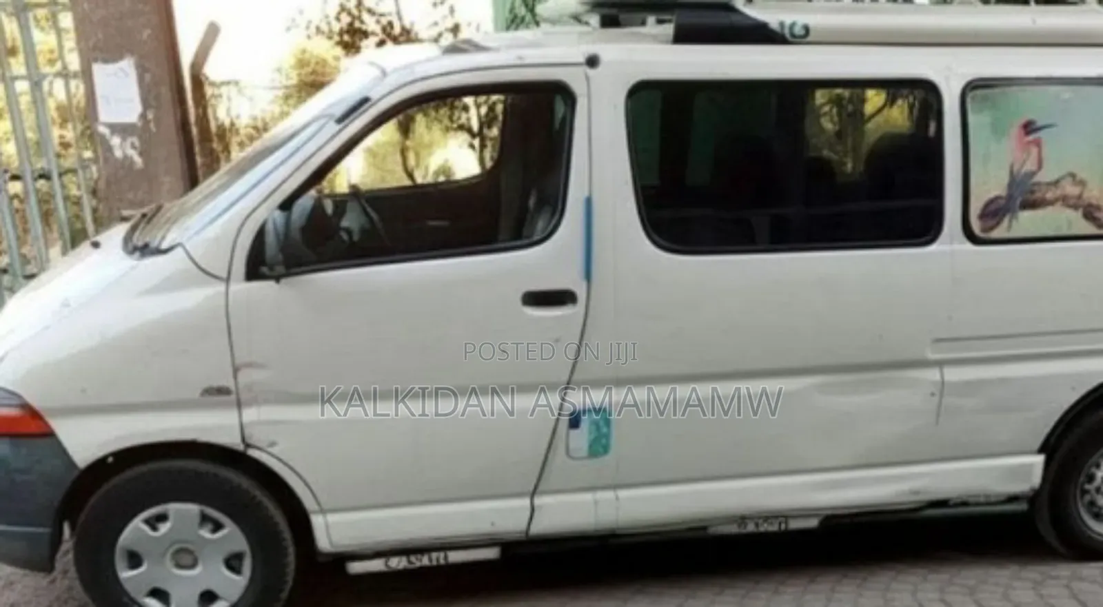 Toyota HiAce 2000 White