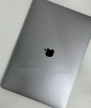 New Laptop Apple MacBook Pro 16GB Intel Core I7 SSD 512GB