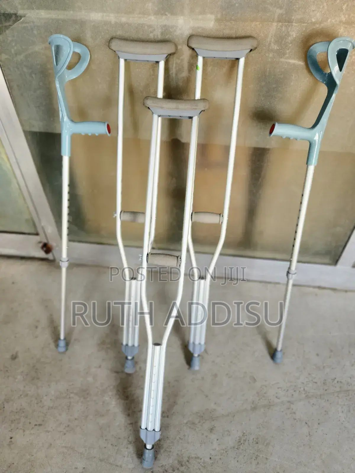 Crutches的士crutches篇幅crutches轟動crutches半夜crutches三次crutches