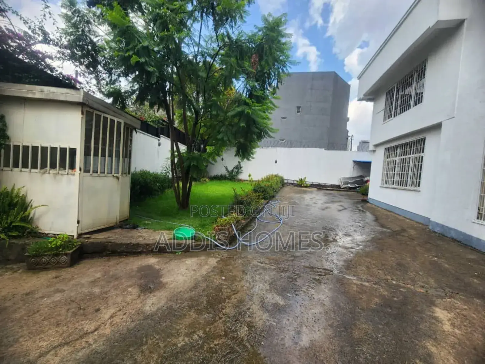 Furnished 4bdrm Villa in Bole for rent