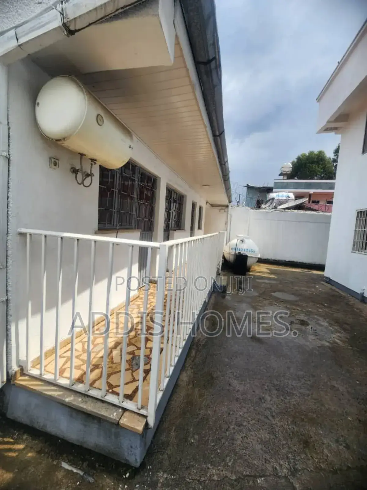 Furnished 4bdrm Villa in Bole for rent