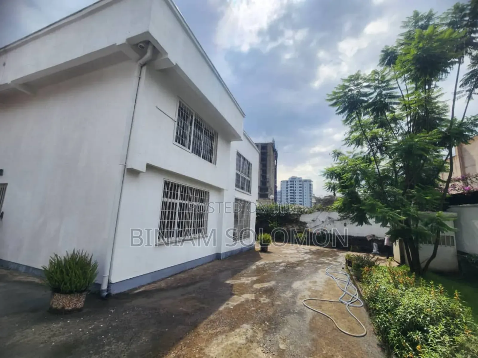 Furnished 4bdrm Villa in Bole for rent