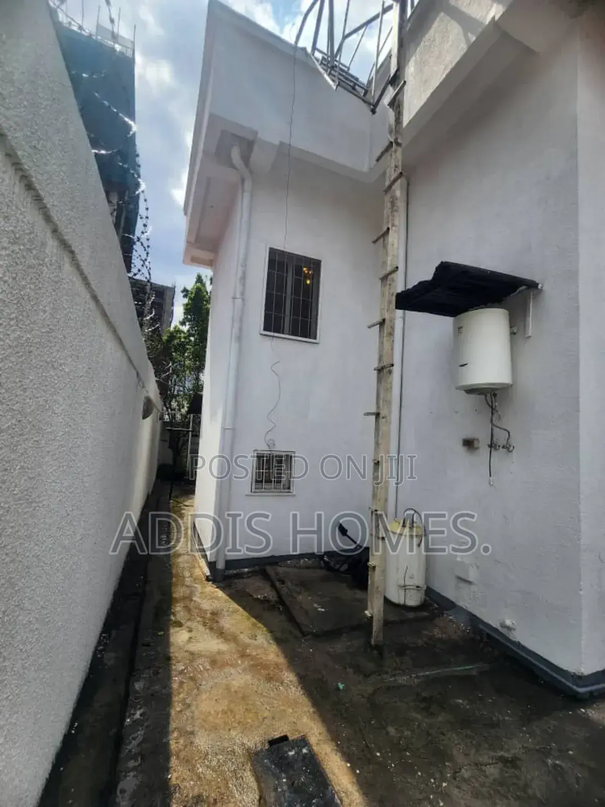 Furnished 4bdrm Villa in Bole for rent