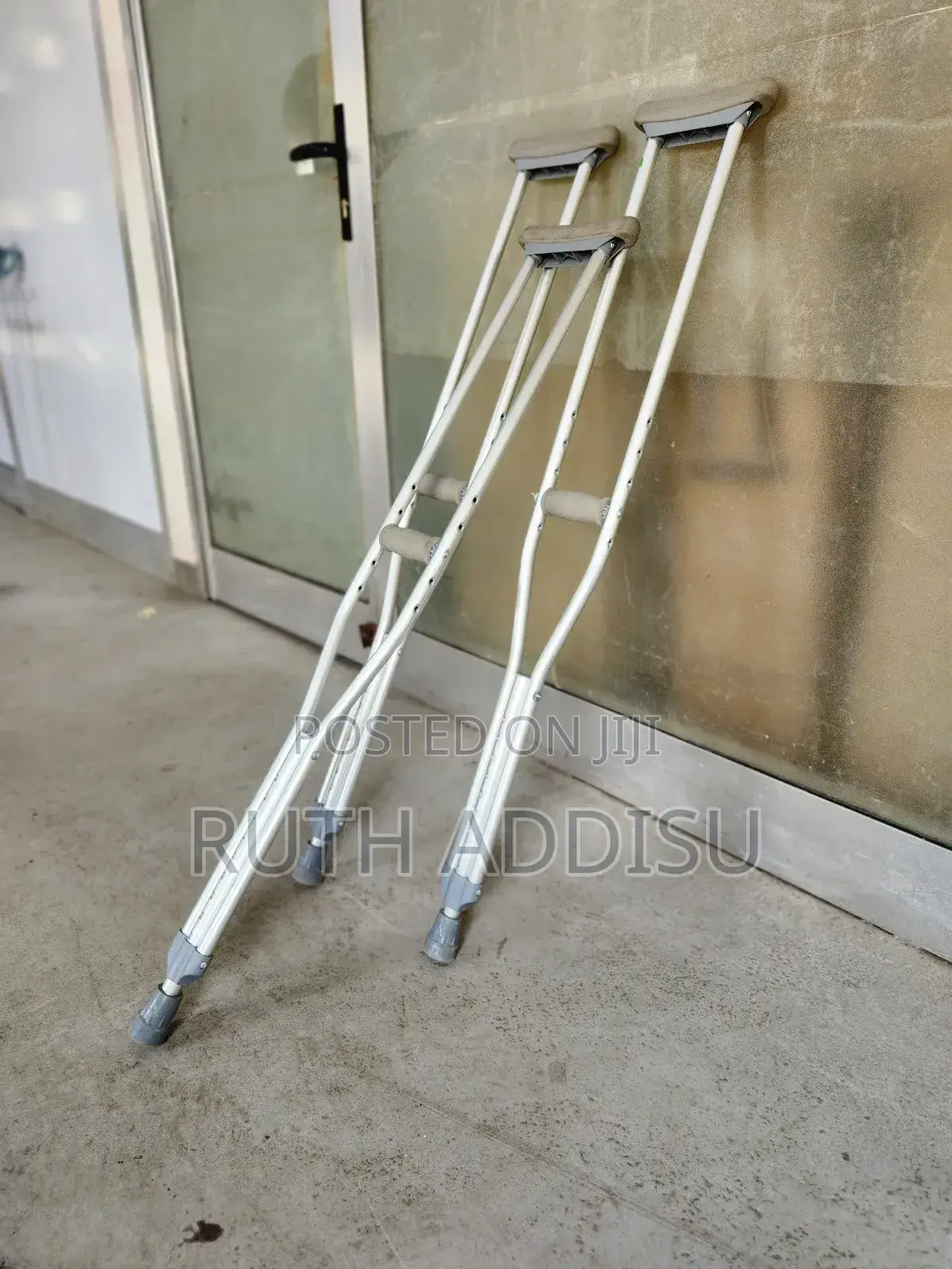 Crutches地方crutches我會crutches者的crutches四個crutches麗澤crutches