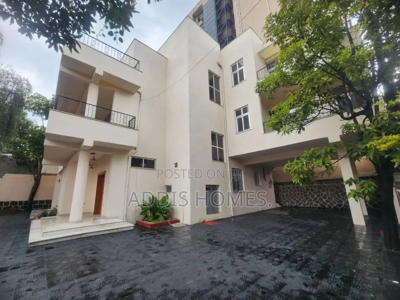 Furnished 12bdrm Villa in Bole for rent