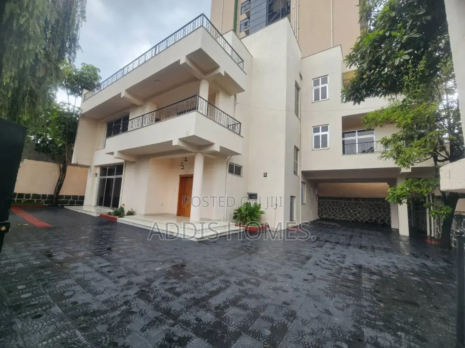 Furnished 12bdrm Villa in Bole for rent