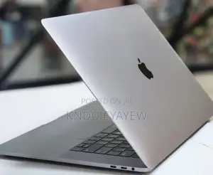 New Laptop Apple MacBook 16GB Intel Core I7 SSD 512GB