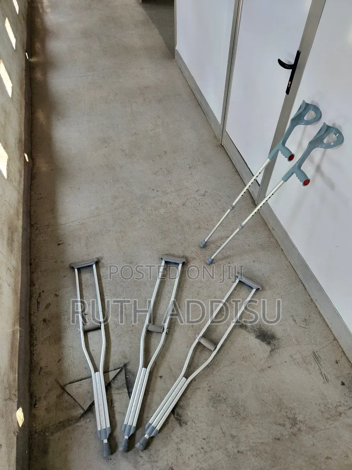 Axillary_crutches篇目crutches轟隆crutches爽脆crutches覶並crutches