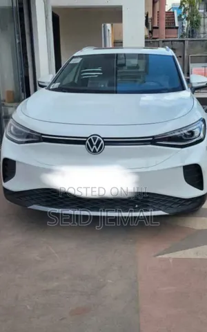 Photo - Volkswagen ID.4 2022 White