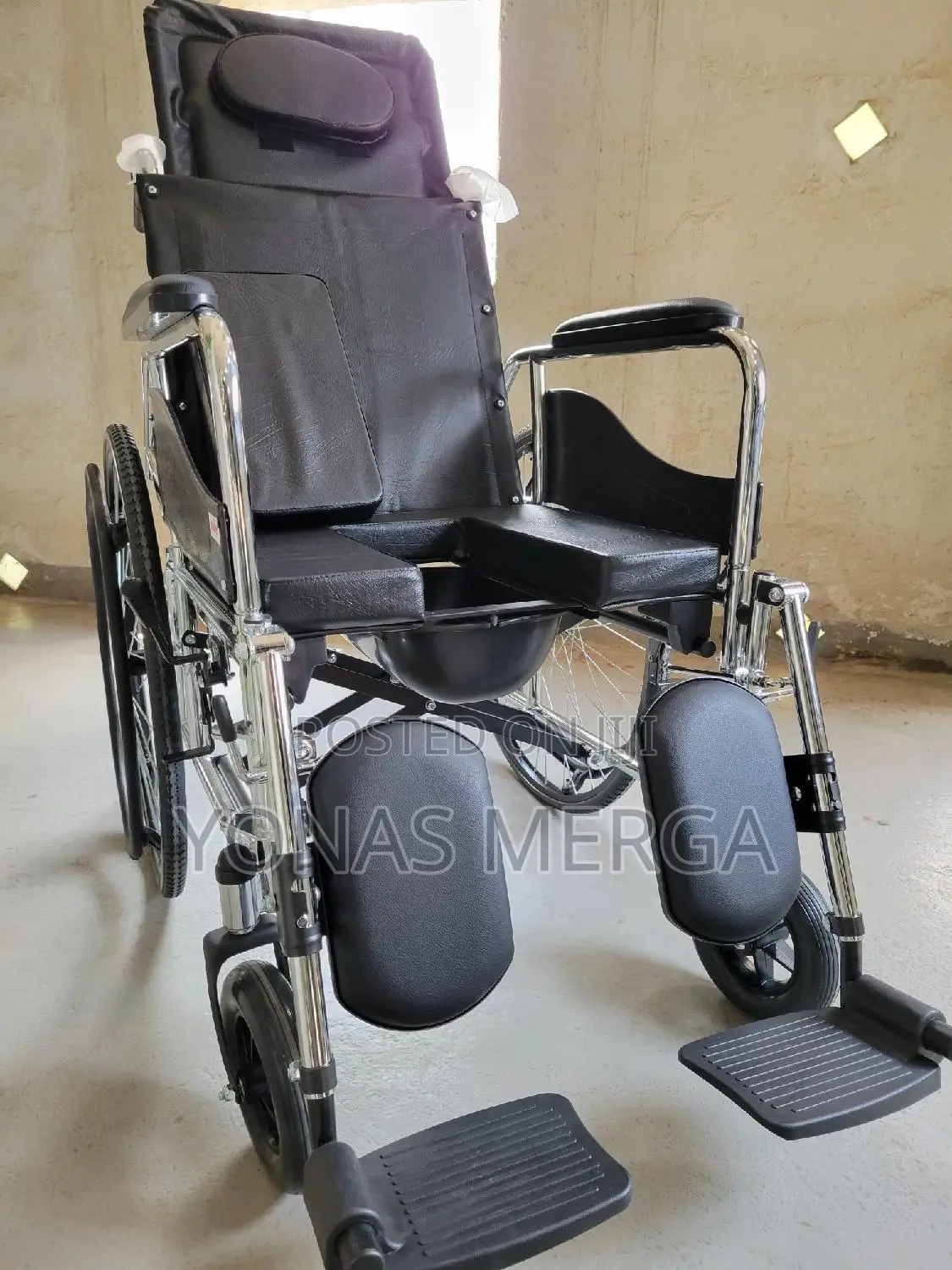 Toilet Wheelchairصwheelchair(L×W×H):96×68×123cm Folding Size
