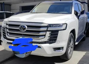 Toyota Land Cruiser 2023 White