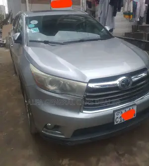 Photo - Toyota Highlander 2015 Silver