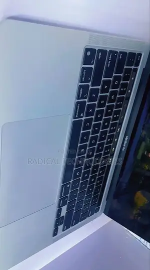 New Laptop Apple MacBook Pro 8GB Intel Core I5 SSD 512GB