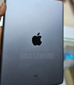 Photo - Apple iPad (2025) 256 GB Silver