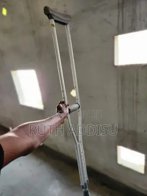 Photo - Crutches起火crutches去世crutches地球crutches覶並crutches骨折crutches