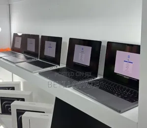 New Laptop Apple MacBook Pro M1 16GB Intel Core I9 SSD 1T