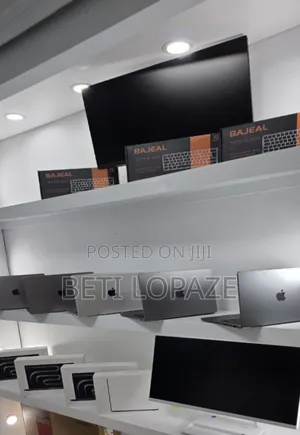 New Laptop Apple MacBook Pro M1 16GB Intel Core I9 SSD 1T