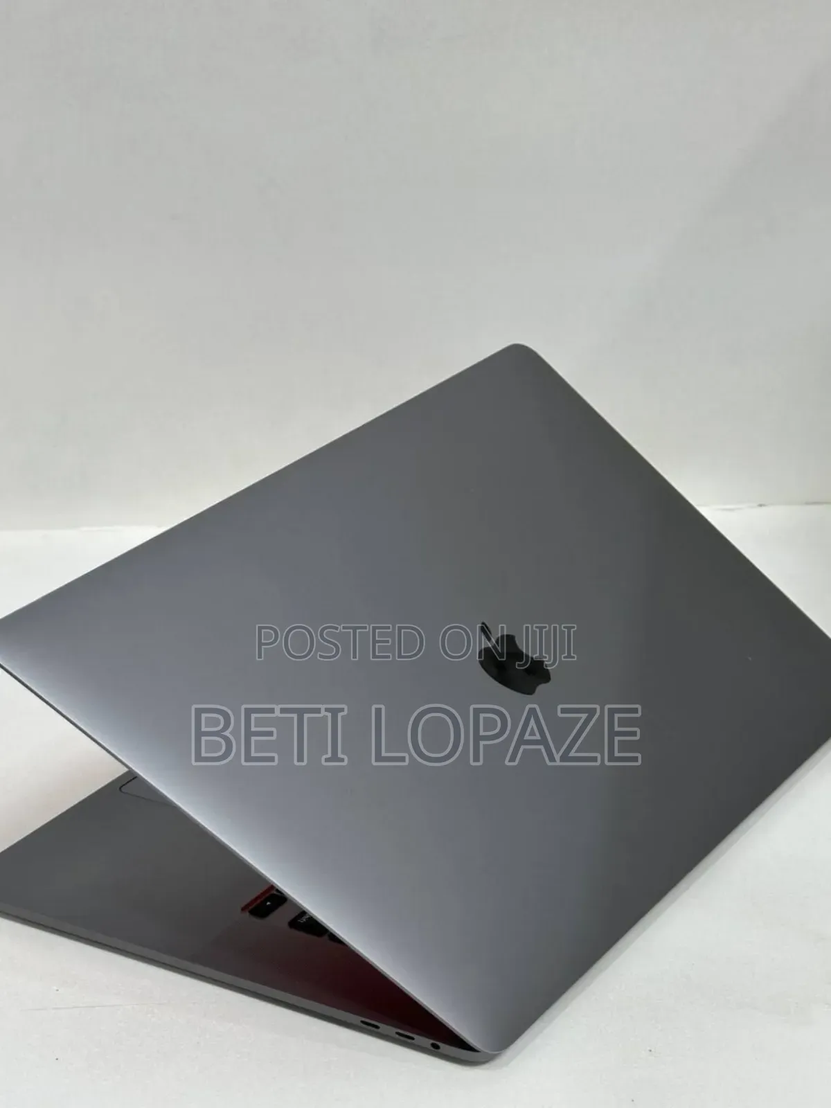 New Laptop Apple MacBook Pro 2019 16GB Intel Core I7 SSD 512GB
