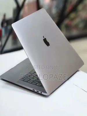 Photo - New Laptop Apple MacBook 16GB Intel Core I7 SSD 256GB