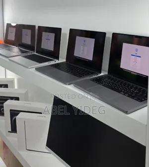 New Laptop Apple MacBook Pro M1 32GB Apple M1 Pro SSD 1T