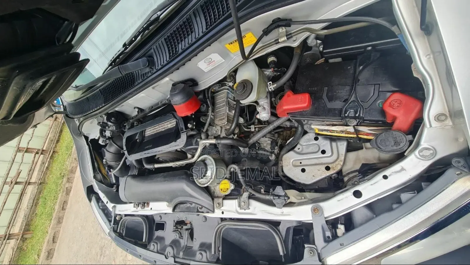 Toyota HiAce 2011 Silver