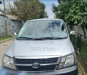 Photo - Toyota HiAce 2011 Silver