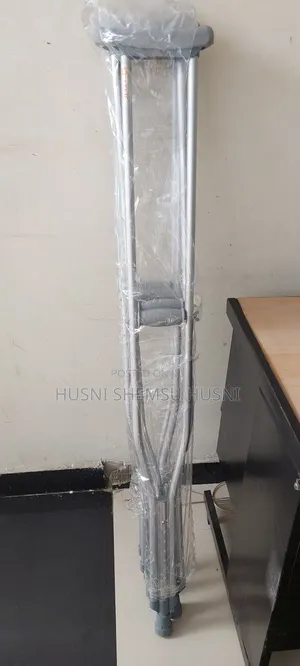 Photo - Axillary Crutches