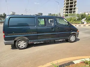 Toyota HiAce 2005 Green