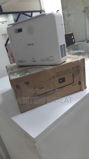 Brand New Epson Projector Co-W01 With Remote and Manual