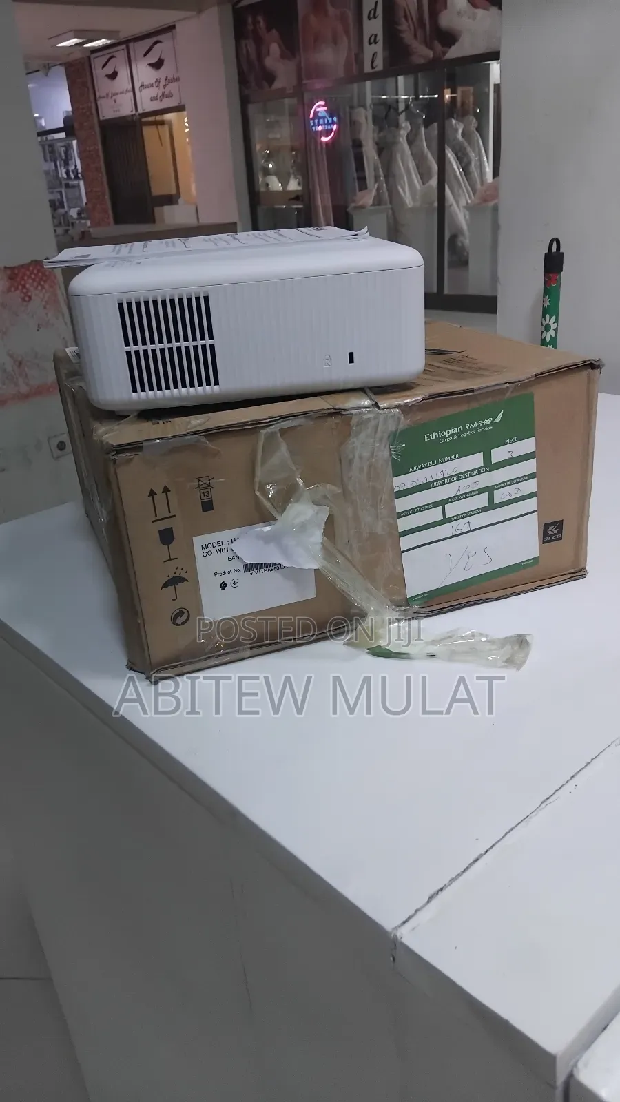 Brand New Epson Projector Co-W01 With Remote and Manual