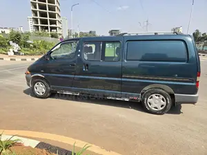 Toyota HiAce 2005 Green