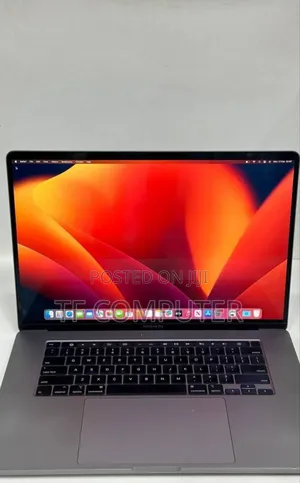 New Laptop Apple MacBook Pro 2019 16GB Intel Core I7 SSD 512GB