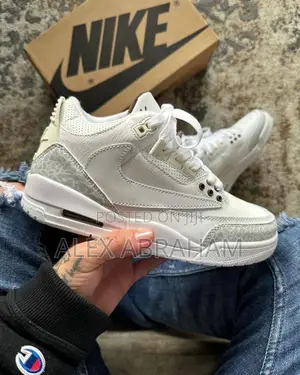 Photo - Jordan 3 Travis Scott