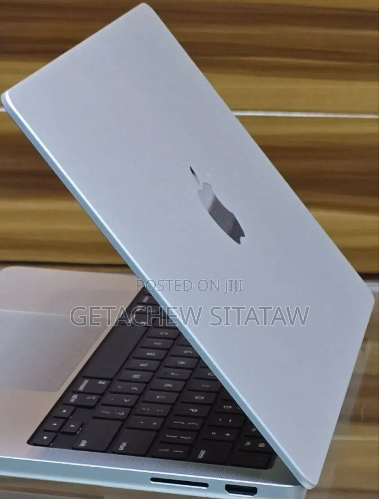 New Laptop Apple MacBook Pro 16GB Intel Core I9 SSD 512GB