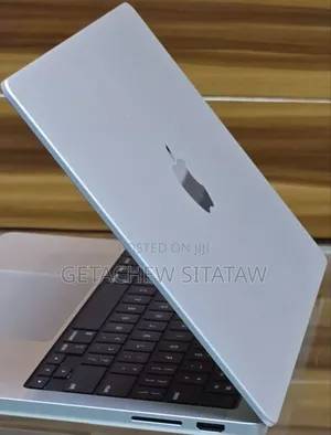 New Laptop Apple MacBook Pro 16GB Intel Core I9 SSD 512GB